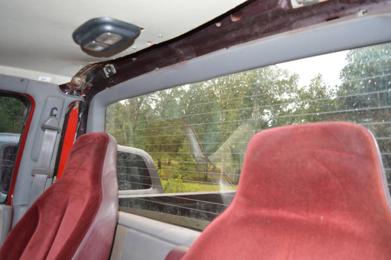 Illustration for article titled At $4,500, Would You Consider Picking Up This Custom 1991 Plymouth Voyager?